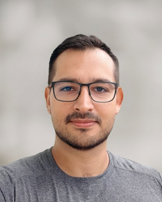 Maxwell Rigo Moraes, o desenvolvedor responsável pelos projetos deste site
